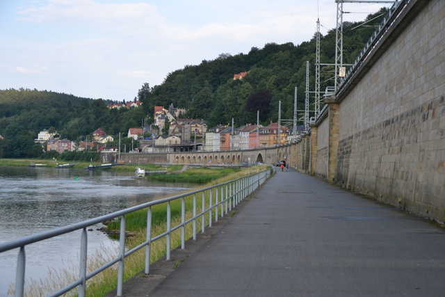 The famous "Elbradweg", must be very nice ...